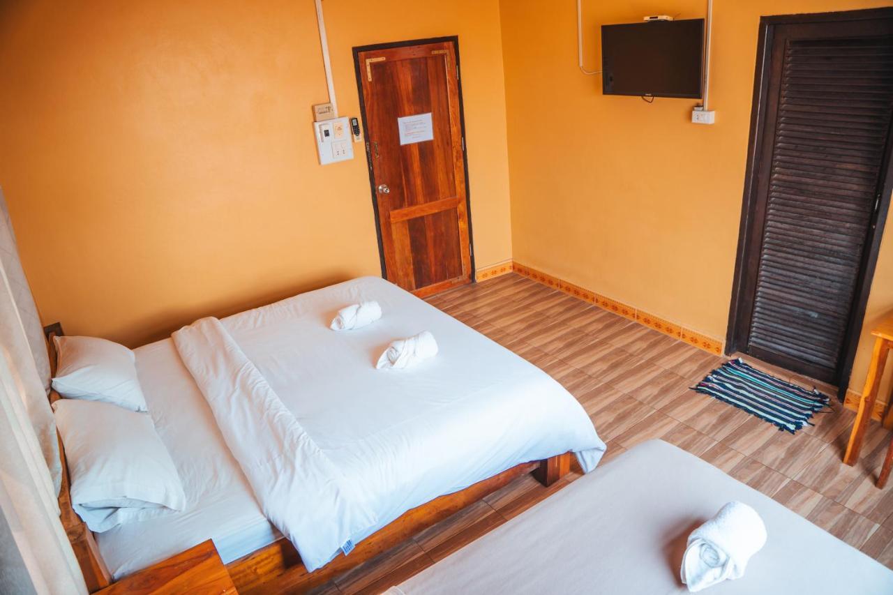Vang Vieng Sunset Guesthouse & Restaurant Exterior photo