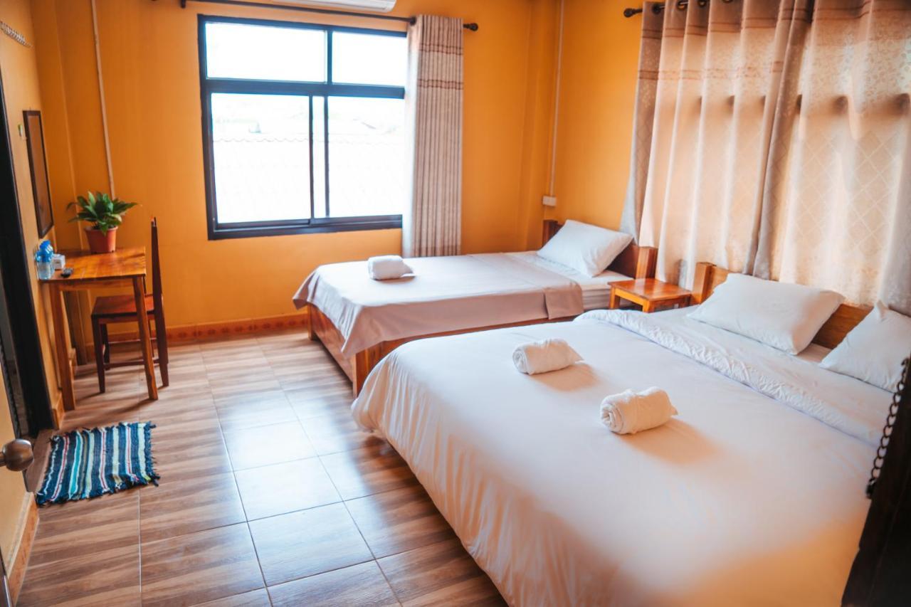 Vang Vieng Sunset Guesthouse & Restaurant Exterior photo
